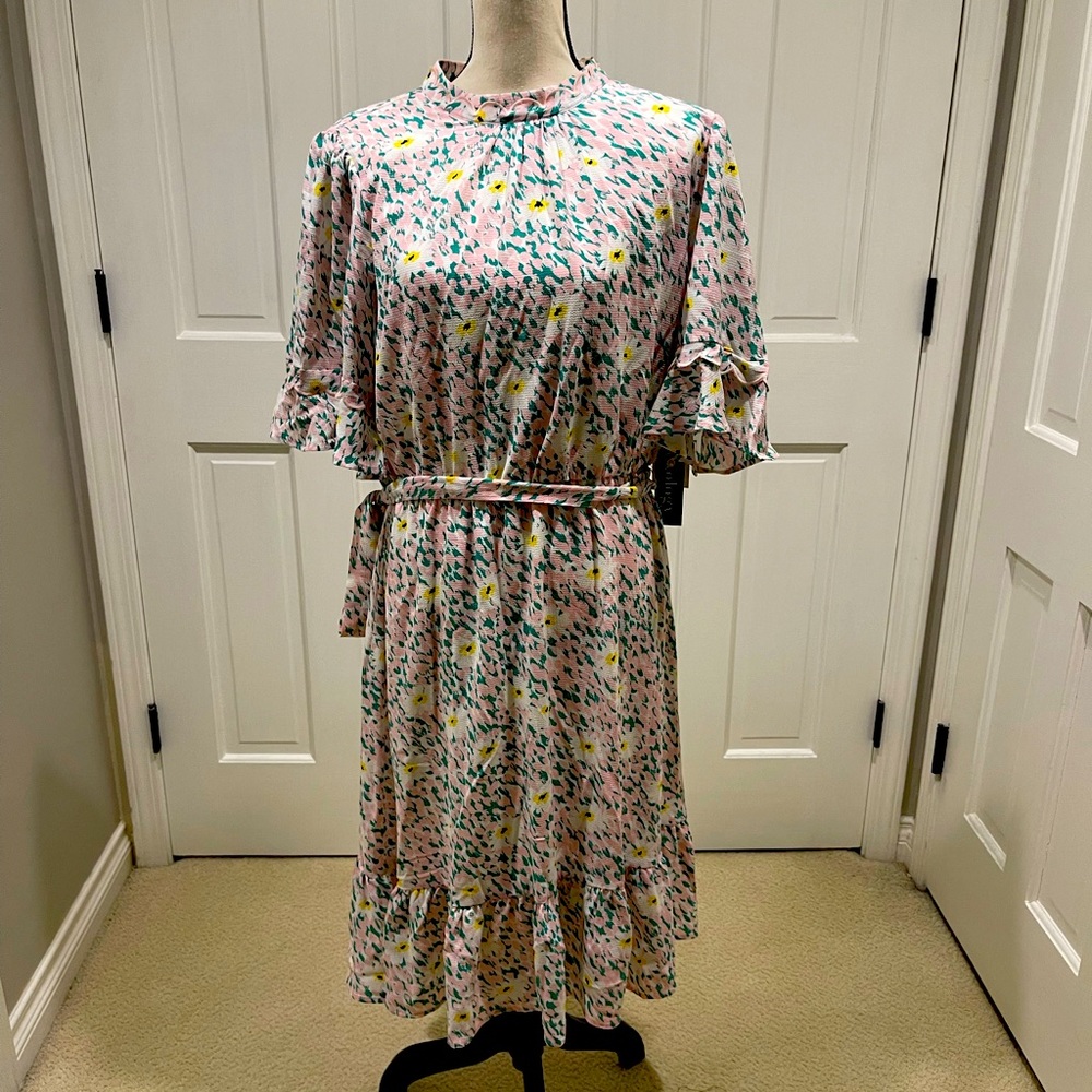 Luxology belted pink floral dress. New with Tags! Size XL.